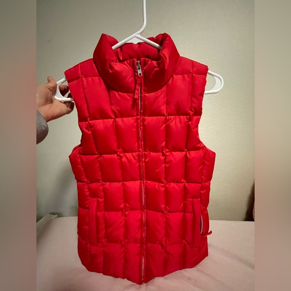 NWOT GAP red puffer vest size xs - Picture 1 of 1